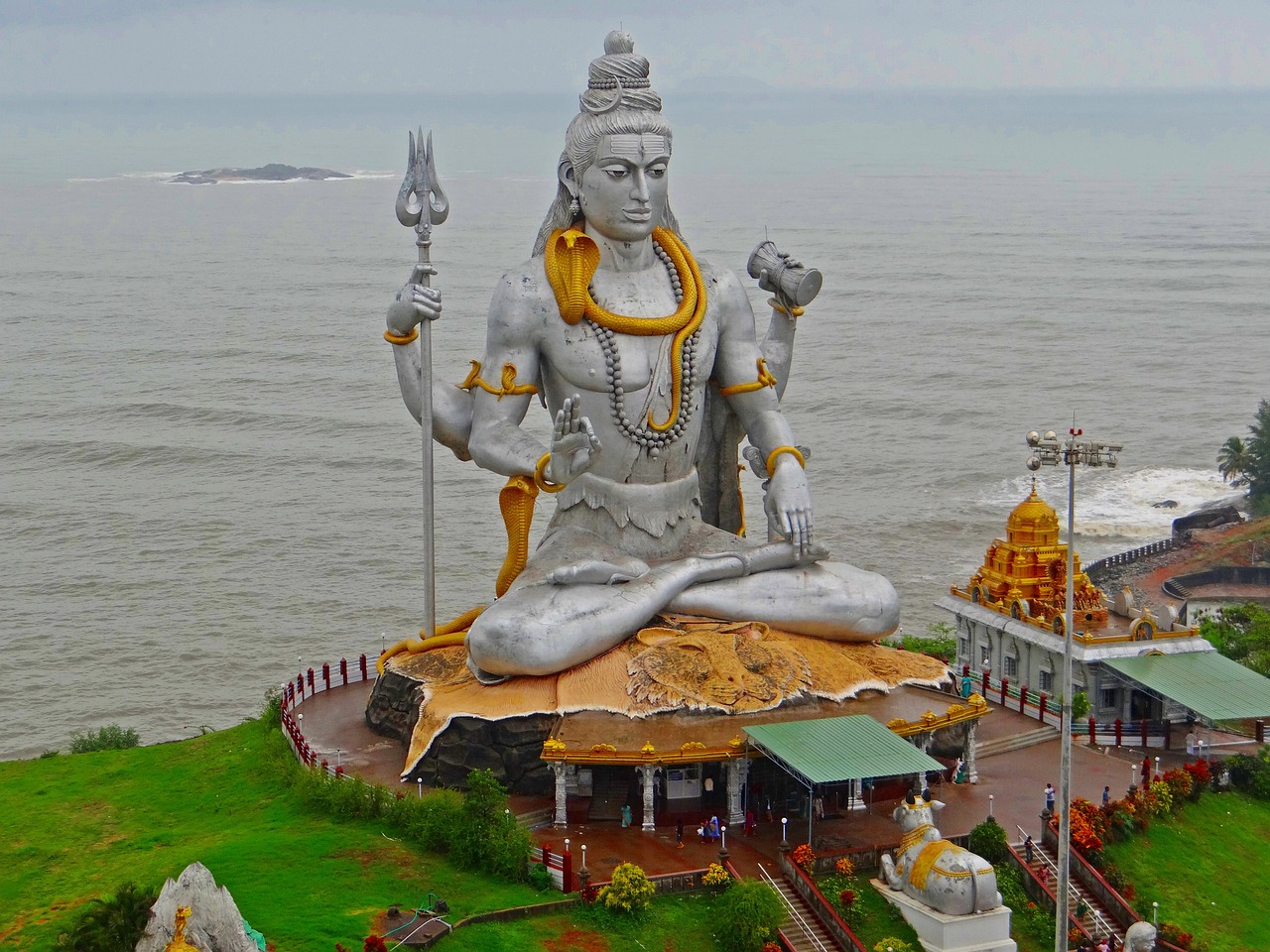 Murdeshwar Temple